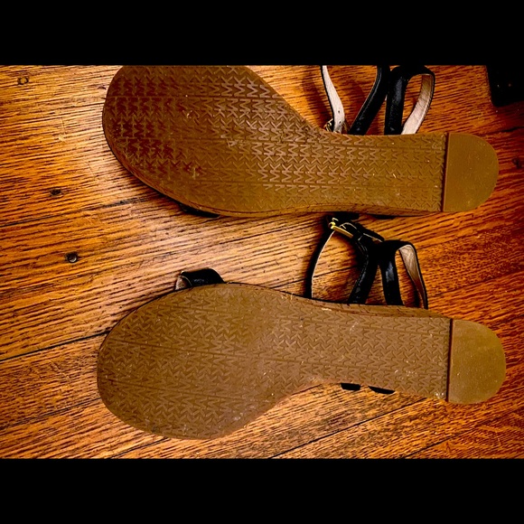 Michael Michael Kors black and gold cork platform - Picture 2 of 3